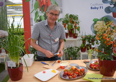 Ook liet Ard iedereen genieten van zijn producten met wat roomkaas erbij.